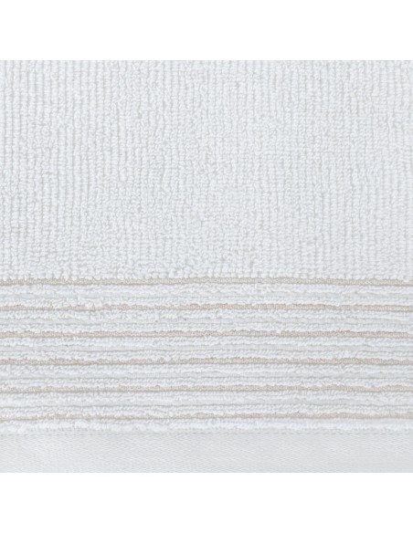 RĘCZNIK LARI (01) 30 X 50 CM BIAŁY