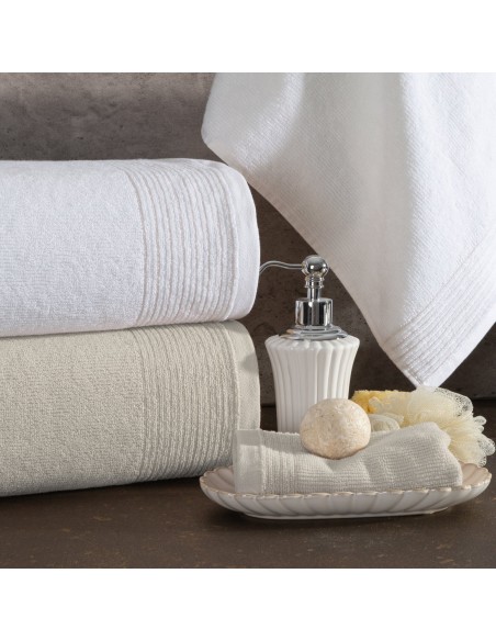 RĘCZNIK LARI (01) 30 X 50 CM BIAŁY